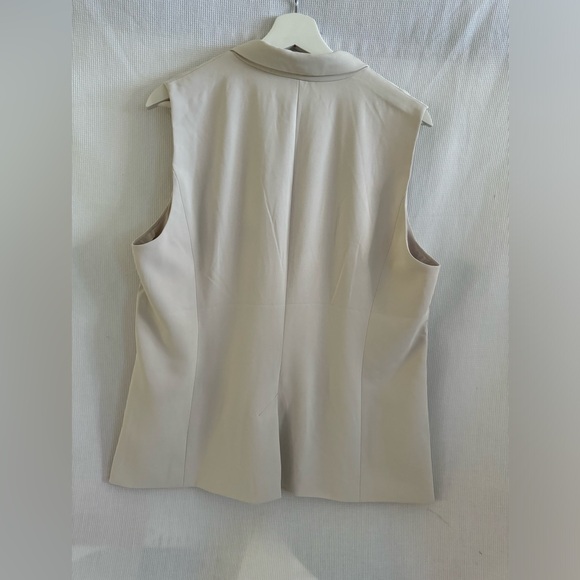 Rachel Zoe women’s knight vest - Picture 2 of 5